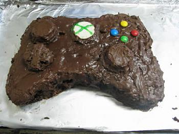 Tanti Auguri-xbox-controller-cake.jpg